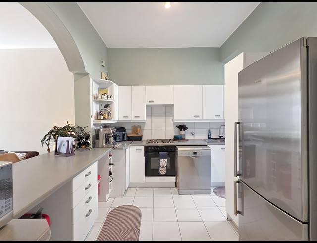 3 BEDROOM APARTMENT FOR SALE IN BANTRY BAY